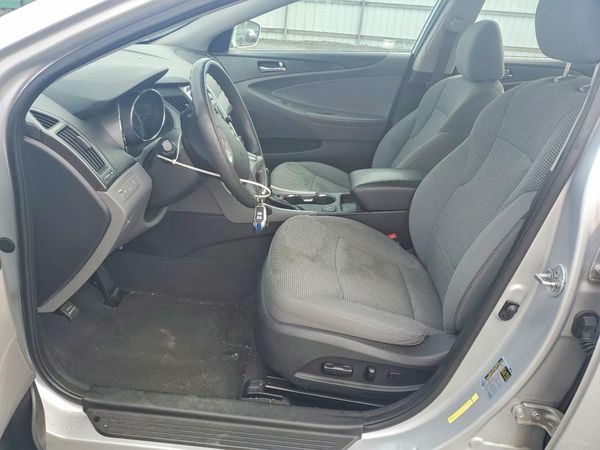 2013 HYUNDAI SONATA GLS/ GLS Popular — DENT