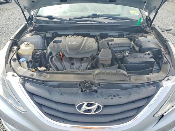 2013 HYUNDAI SONATA GLS/ GLS Popular — Engine bay