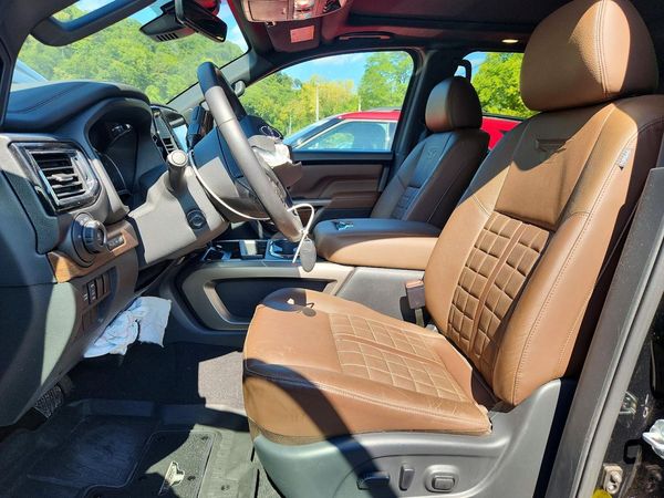 2024 NISSAN TITAN Crew Cab — DENT