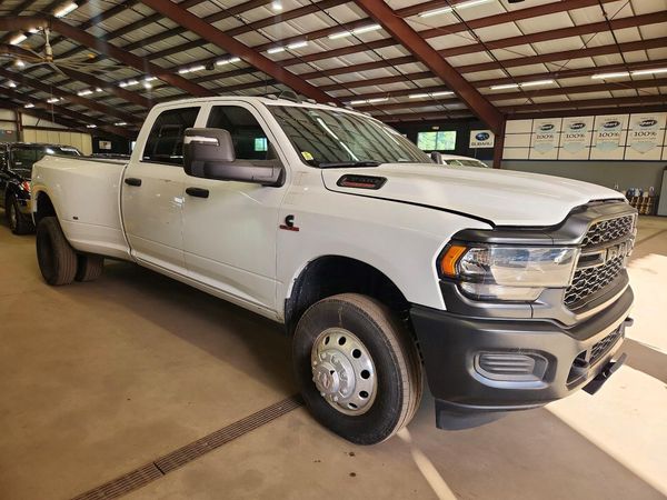 2024 RAM 3500 Tradesman — Passenger 3/4