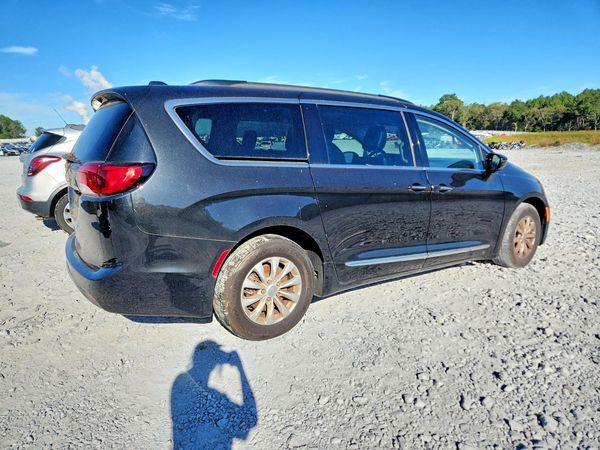2017 CHRYSLER PACIFICA Touring L — PSRA