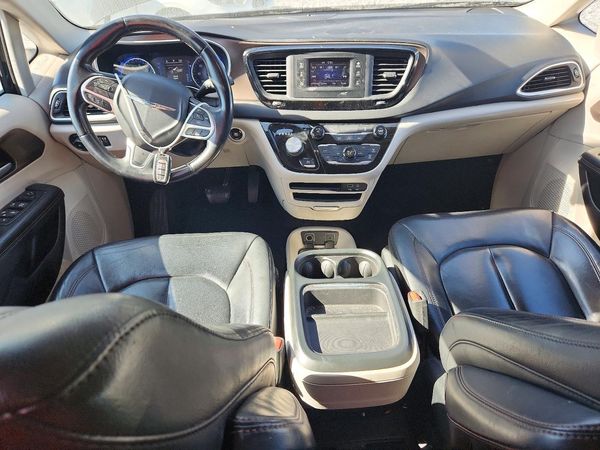2017 CHRYSLER PACIFICA Touring L — CKPT
