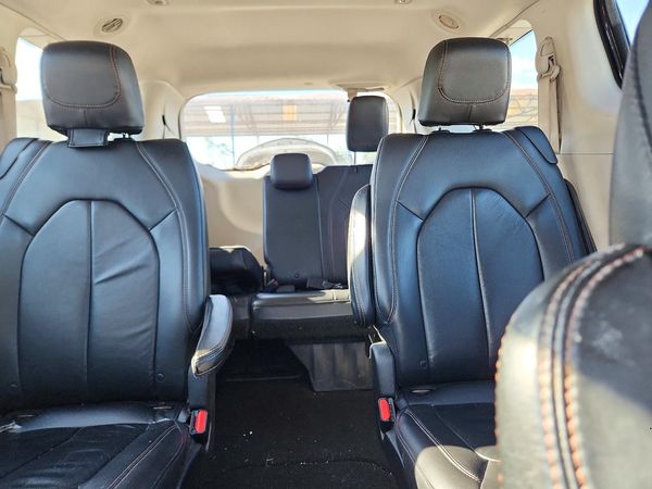 2017 CHRYSLER PACIFICA Touring L — SUVN