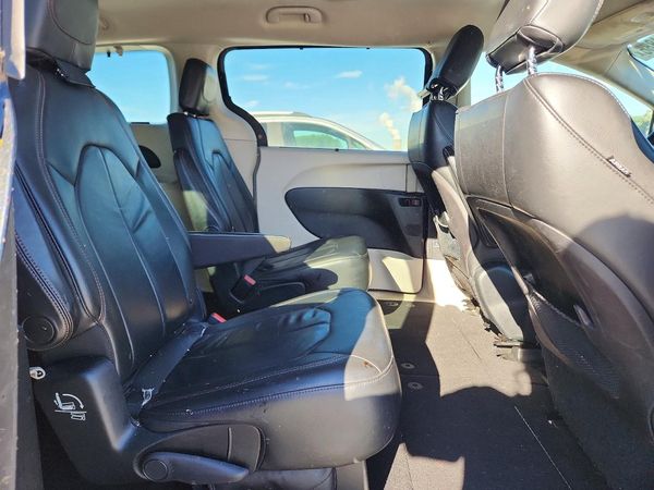 2017 CHRYSLER PACIFICA Touring L — PSRS
