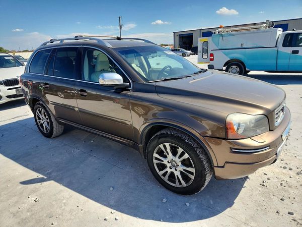 2013 VOLVO XC90 — Passenger 3/4