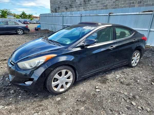 2013 HYUNDAI ELANTRA — DSFA — Front 3/4
