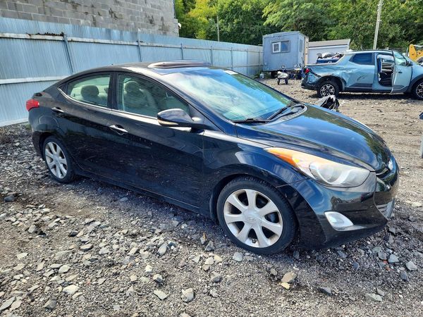 2013 HYUNDAI ELANTRA — Passenger 3/4