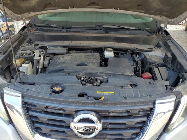 2018 NISSAN PATHFINDER — Engine bay
