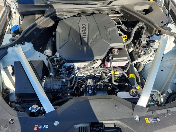 2026 GENESIS G70 2.5T Prestige RWD — Engine bay