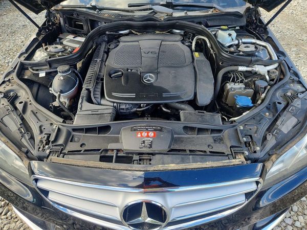2014 MERCEDES-BENZ E E350 — Engine bay