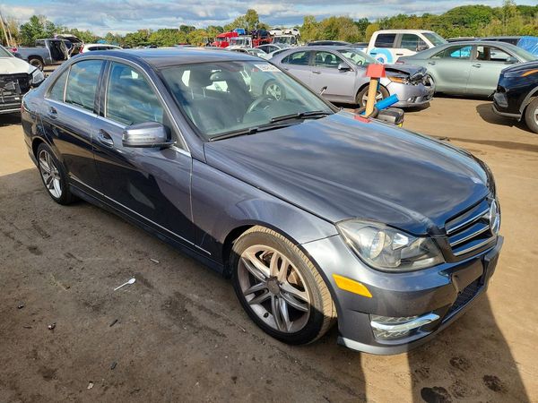 2014 MERCEDES-BENZ C C300 4 MATIC — Passenger 3/4