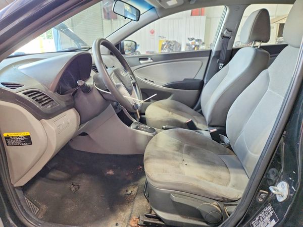 2012 HYUNDAI ACCENT GL (Middle-low grade) — DENT