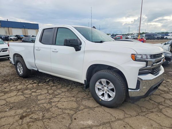 2020 CHEVROLET SILVERADO LT — Passenger 3/4