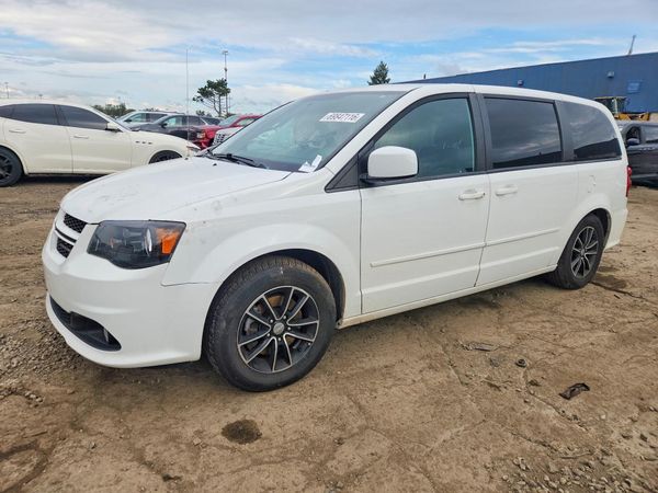 2017 DODGE GRAND CARAVAN GT — Front 3/4