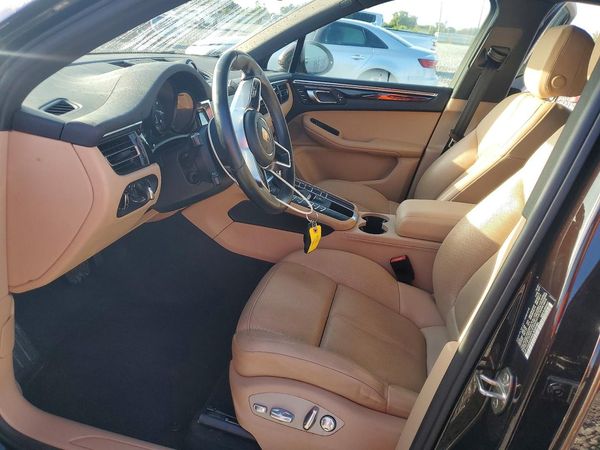 2021 PORSCHE MACAN Base — DENT