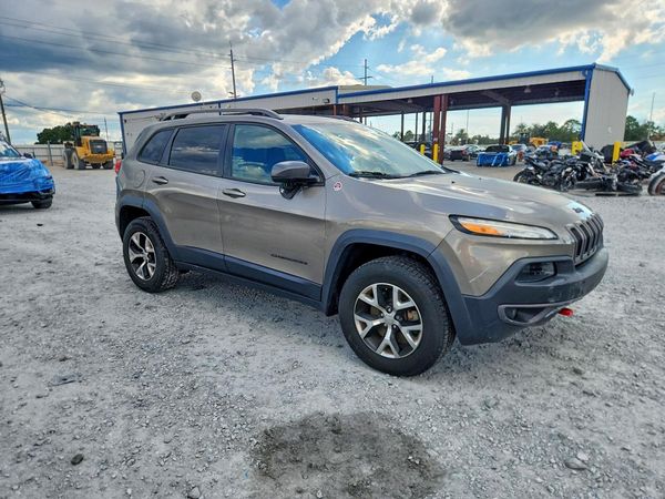 2016 JEEP CHEROKEE Trailhawk — Passenger 3/4