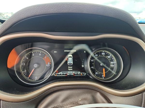 2016 JEEP CHEROKEE Trailhawk — ODOM