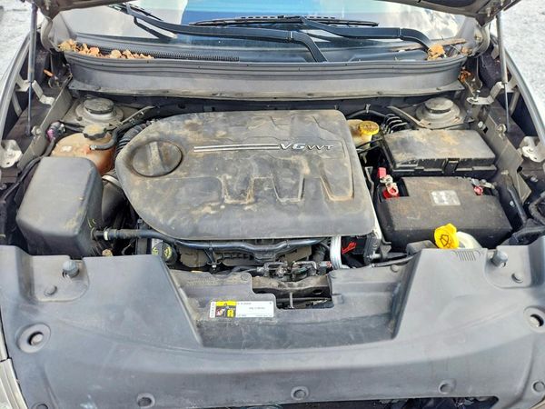 2016 JEEP CHEROKEE Trailhawk — Engine bay
