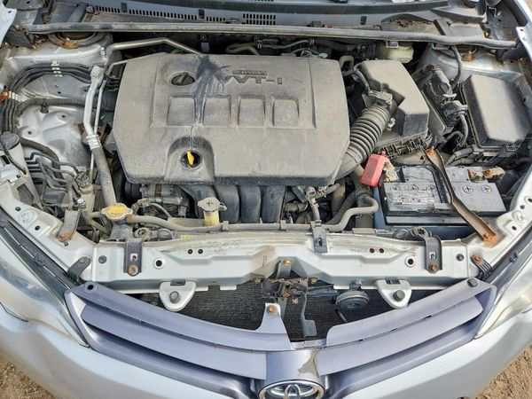 2016 TOYOTA COROLLA L/LE — Engine bay