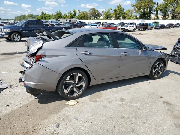2022 HYUNDAI ELANTRA