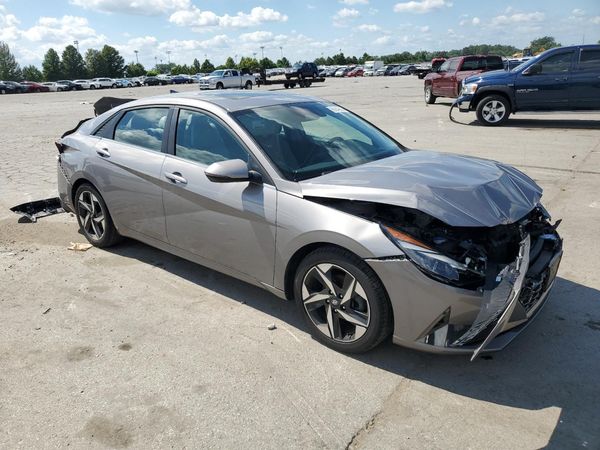 2022 HYUNDAI ELANTRA
