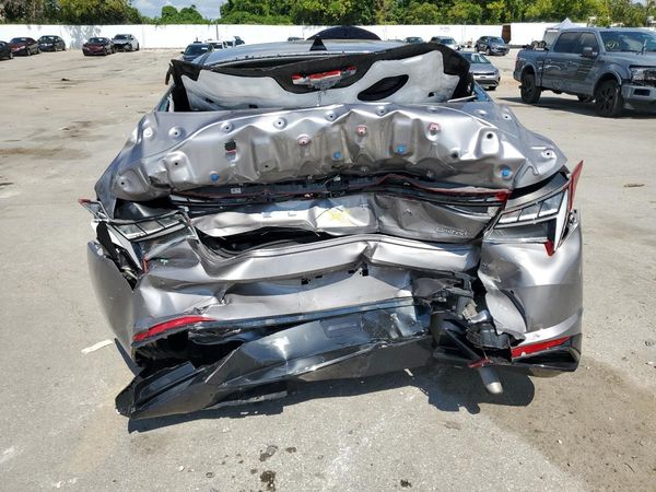 2022 HYUNDAI ELANTRA