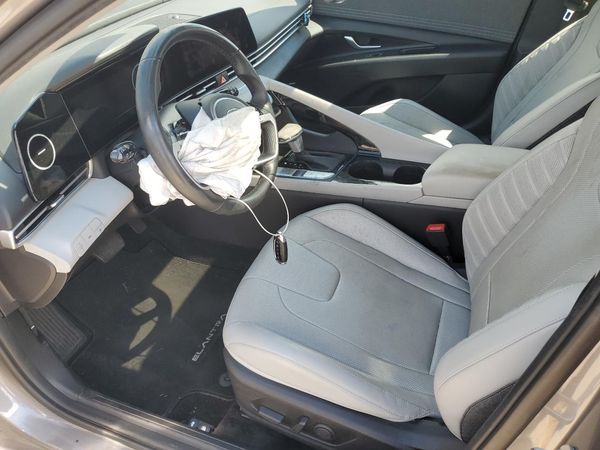 2022 HYUNDAI ELANTRA