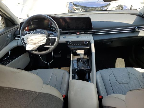2022 HYUNDAI ELANTRA