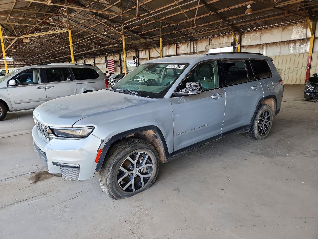 2023 JEEP CHEROKEE Limited — Front 3/4