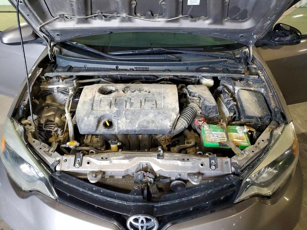 2014 TOYOTA COROLLA L/LE — Engine bay