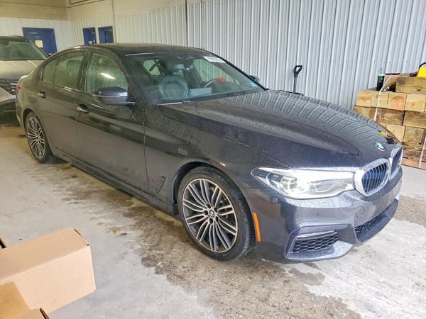 2018 BMW 530 xDrive — Passenger 3/4