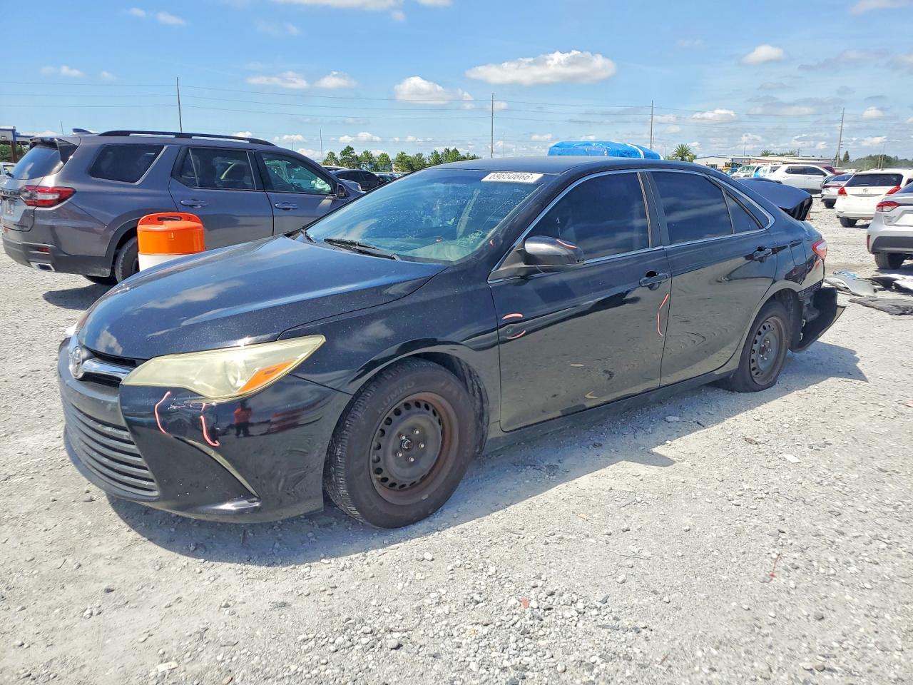 2015 TOYOTA CAMRY — Front 3/4