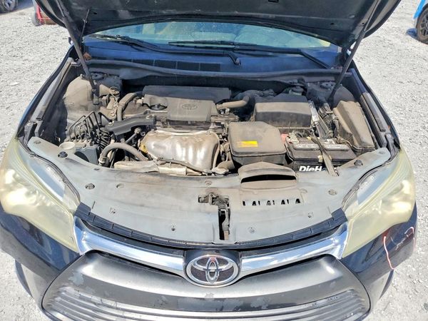 2015 TOYOTA CAMRY — Engine bay
