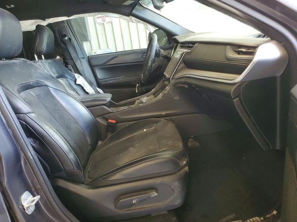 2024 JEEP CHEROKEE Laredo — DENT