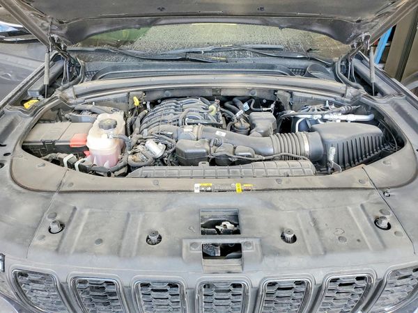2024 JEEP CHEROKEE Laredo — Engine bay