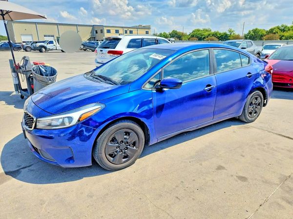 2017 KIA FORTE LX Popular, S — Front 3/4