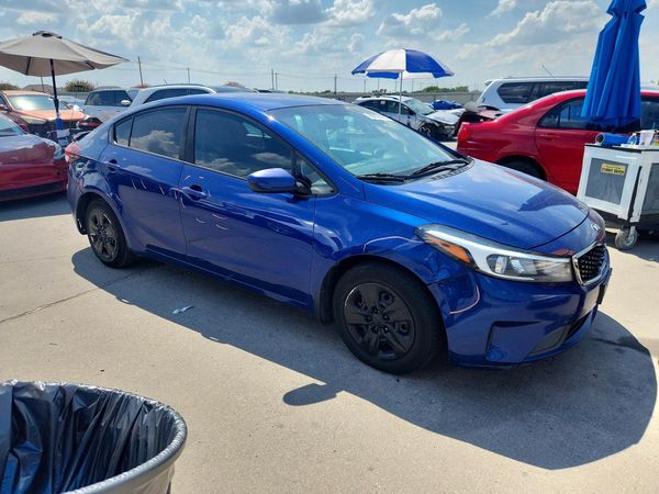 2017 KIA FORTE LX Popular, S — Passenger 3/4