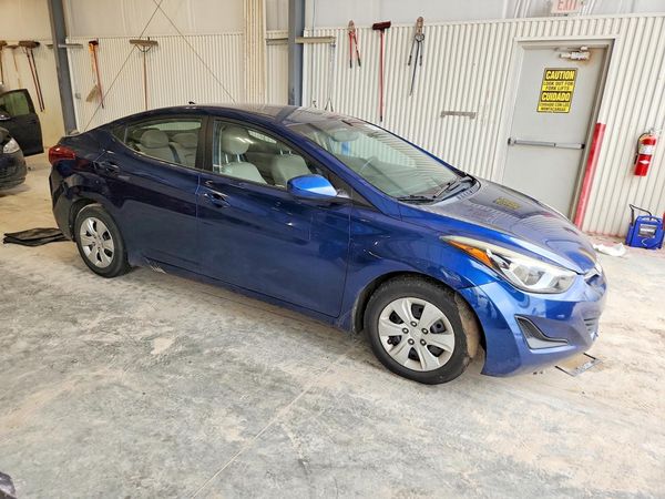 2016 HYUNDAI ELANTRA — Passenger 3/4