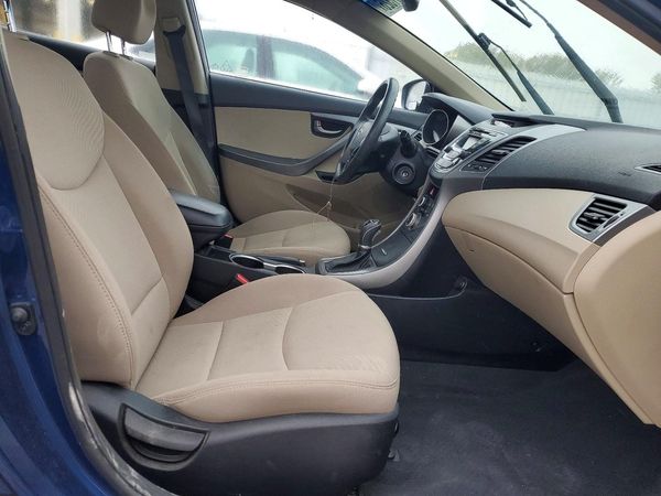 2016 HYUNDAI ELANTRA — DENT