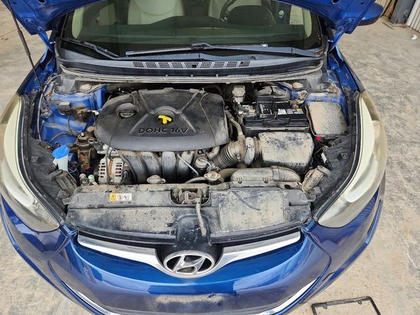 2016 HYUNDAI ELANTRA — Engine bay