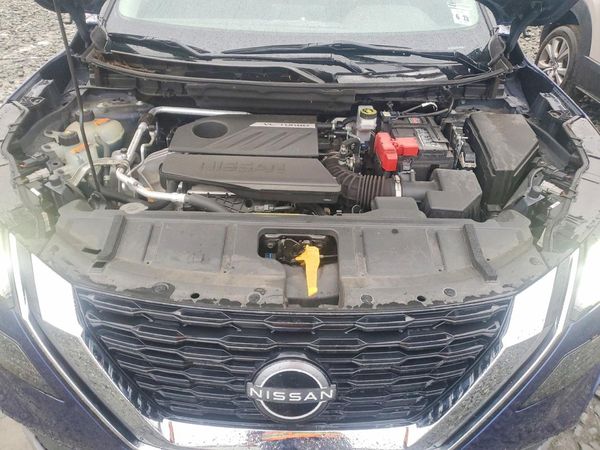 2023 NISSAN ROGUE S — Engine bay