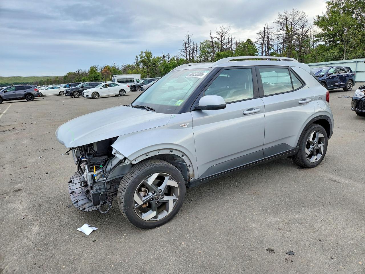 2021 HYUNDAI VENUE SEL & Denim — Front 3/4