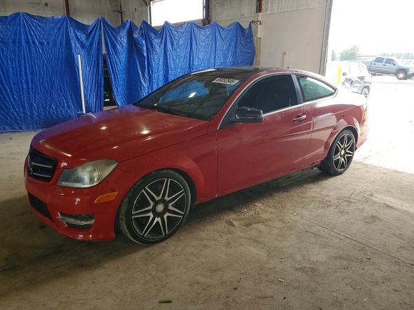2014 MERCEDES-BENZ C-CLASS C250 — Front 3/4