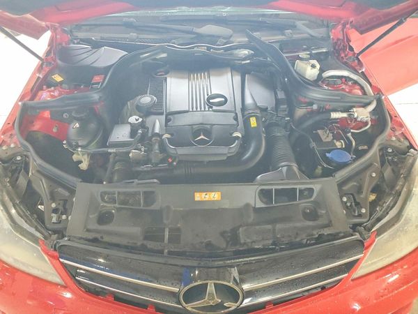 2014 MERCEDES-BENZ C-CLASS C250 — Engine bay