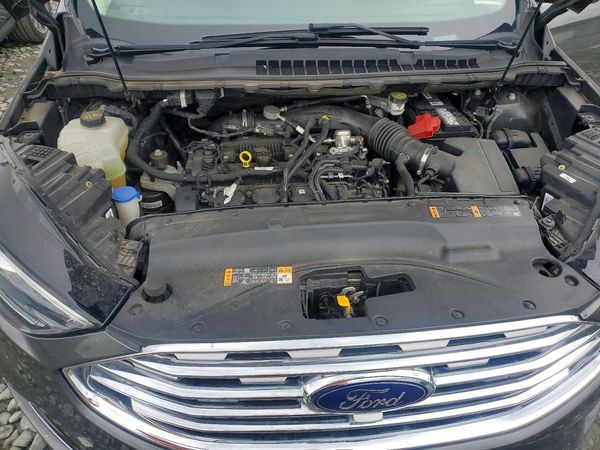2019 FORD EDGE Titanium — Engine bay