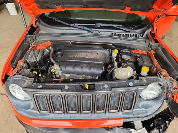 2016 JEEP RENEGADE — Engine bay