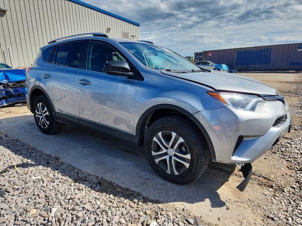 2016 TOYOTA RAV4 LE (X Grade) — Passenger 3/4