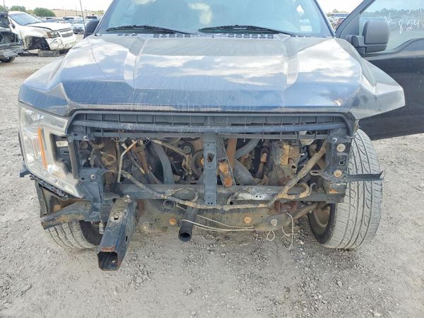 2019 FORD F150 — Engine bay