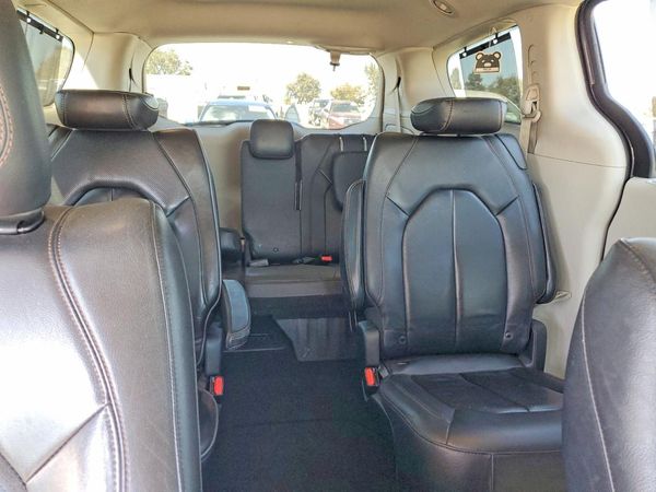 2019 CHRYSLER PACIFICA — SUVN