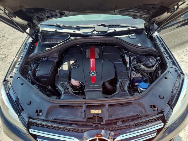 2017 MERCEDES-BENZ GLE AMG GLE43 — Engine bay